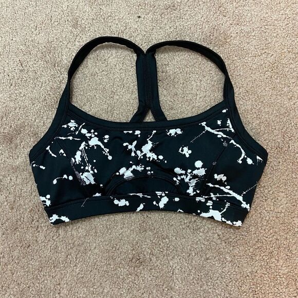 Forever 21 Black & White Sports Bra - Picture 1 of 2